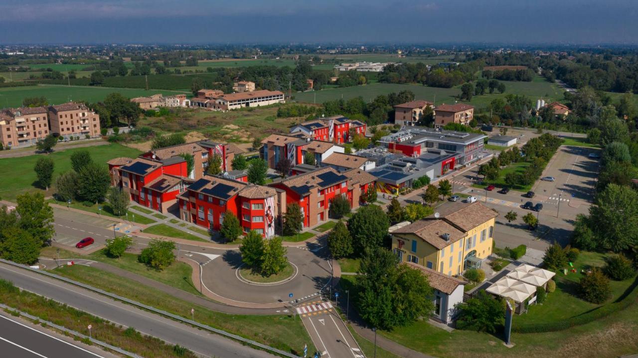 Hotel Maranello Village Esterno foto