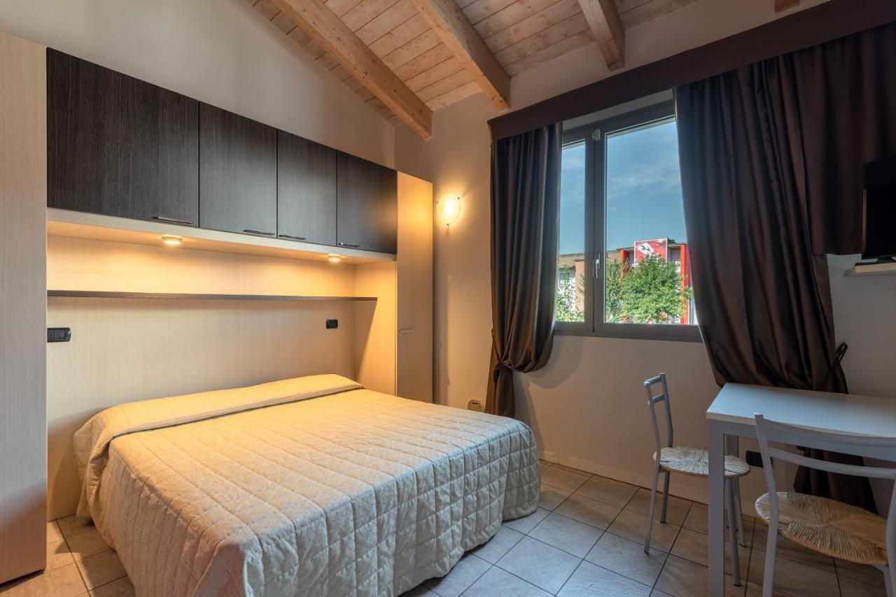 Hotel Maranello Village Esterno foto