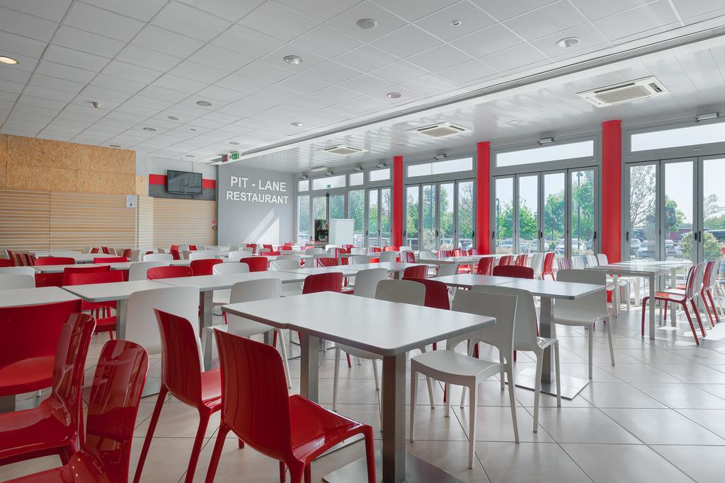 Hotel Maranello Village Esterno foto